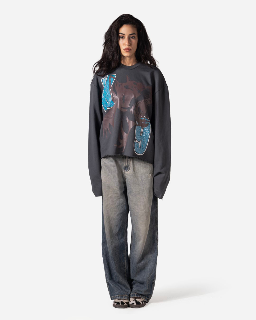 RHINESTONE DOGY &amp; LOGOS PRINT CORRUPT CROPPED SWEATSHIRT