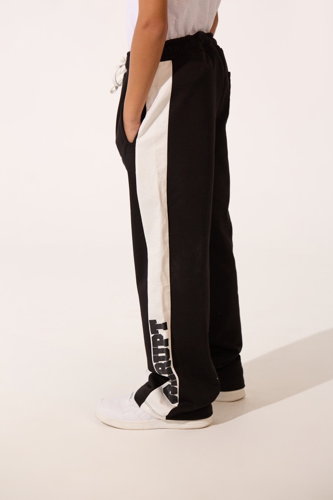 KIDS CONTRAST SIDE PANEL CORRUPT STREET SWEATPANTS